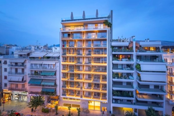 Akropolis yakınındaki Coco-Mat otelinde yıkım yapılmadığı için hazineye 20 bin euro ceza
