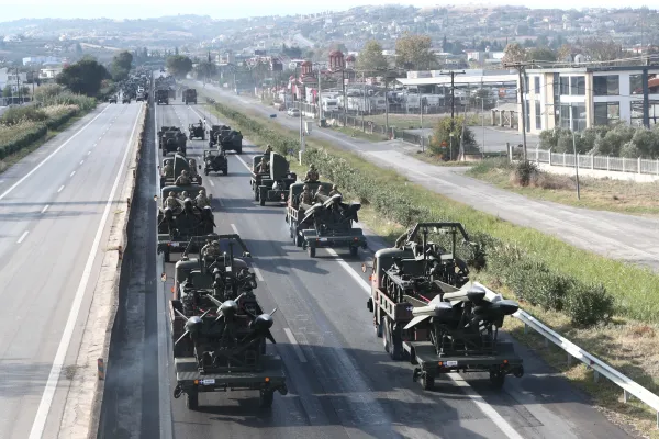 Yunan ordusu 28 Ekim geçit töreninde dron ve füzelerini sergileyecek