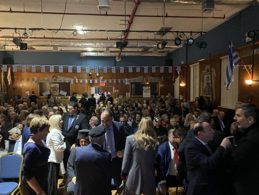 Yunanistan Dışişleri Bakanı Yerapetritis, Astoria'daki 'OXI' anmasında kapanış konuşması yaptı
