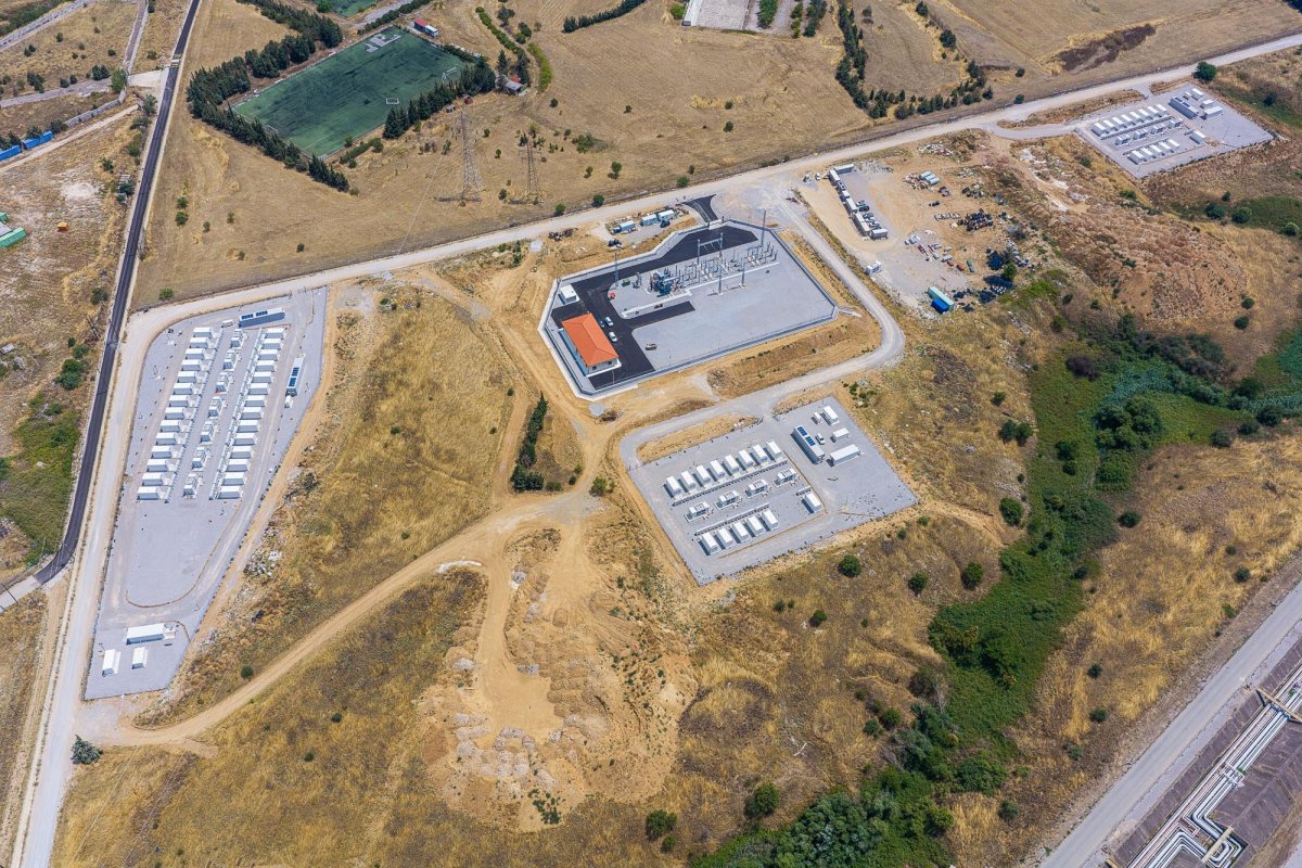Yunan enerji şirketi HELLENiQ ENERGY, Selanik'teki ilk batarya depolama parkını devreye aldı
