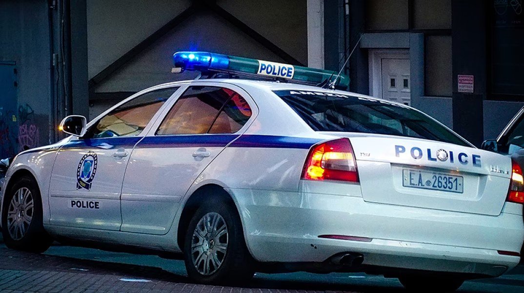 Yunanistan'ın Beotya bölgesinde depodan kablo ve alet çalan üç reşit olmayan yakalandı