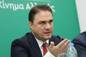 Yunan PASOK sözcüsü Tsoukalas: Hükümet özel borç maddesiyle mülkleri gece almaya çalıştı