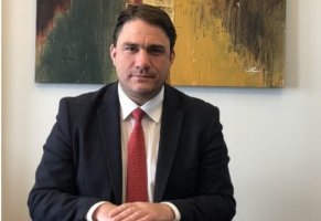 PASOK Sözcüsü Tsoukalas: Miçotakis'in Sina Manastırı kutlamalarının ardında sorular var