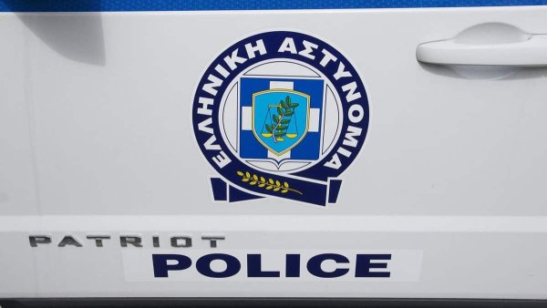 Selanik'te internet kafelerde hileli oyun çetesi çökertildi: 20 kişi gözaltına alındı