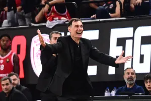 Olympiakos teknik direktörü Bartzokas: Yedek kadroda derinlik yoktu, son dakikadaki 1-2 kötü karar belirleyici oldu