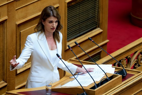 Eski Yunan bakan yardımcısı Katerina Notopulu, Çipras'ın ELAS hareketine üye oldu