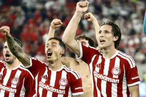 Olympiakos, Atina derbisinde Panathinaikos'u 10 kişiyle 1-0 yendi