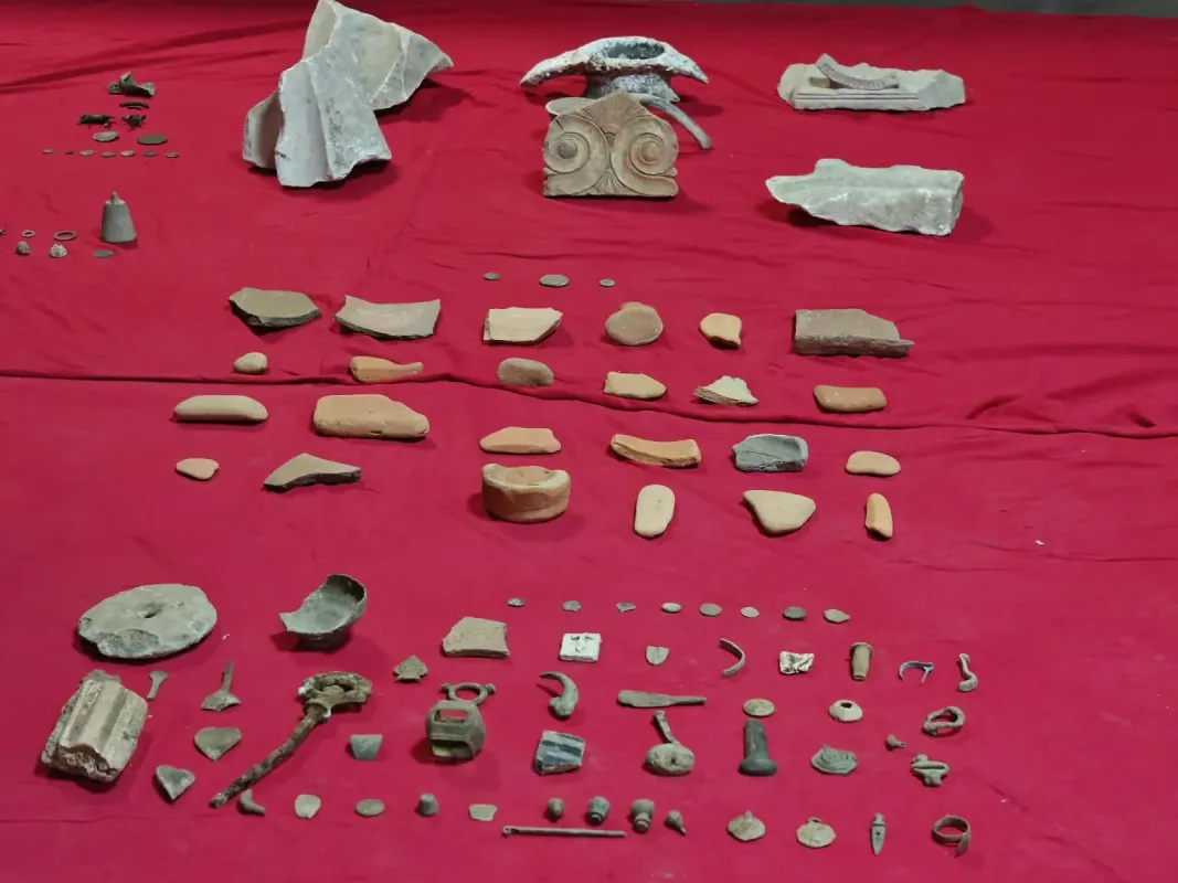 Kuzey Yunanistan'da iki arkeoloji şebekesi çökertildi: 11 gözaltı, liderlerden biri muvazzaf asker