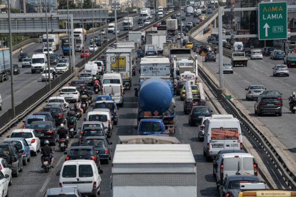Kifissos otoyolu Atina'nın sorunlu geleceğini gösteriyor: Ulaştırma uzmanı trafik kilitlenmesine karşı uyarıyor