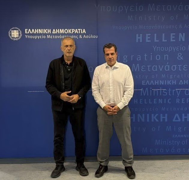 Pire Belediye Başkanı Yannis Moralis, Yunan Göç ve Sığınma Bakanı Thanos Plevris ile görüştü