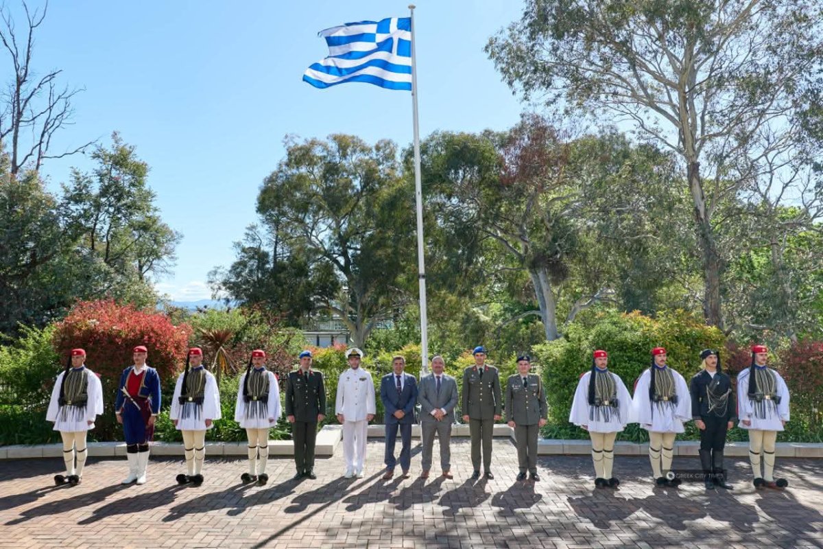 Yunanistan Cumhurbaşkanlık Muhafızları Evzone'lar, OXI Günü için Canberra'da ilk kez