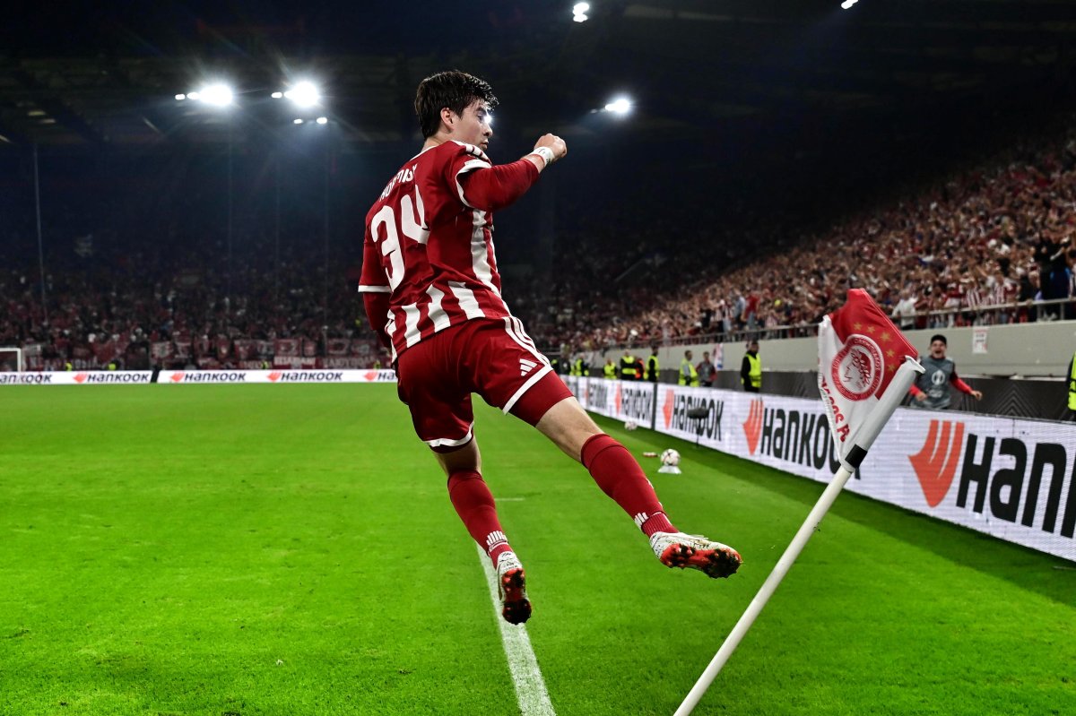 Yunan kulübü Olympiakos, Kalamata maçı için 7 değişiklikle ilk 11'ini açıkladı