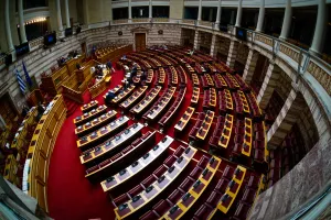 Yunan muhalefetinden hükümete sert eleştiri: Akaryakıt fiyatları ve yeni skandal iddiası