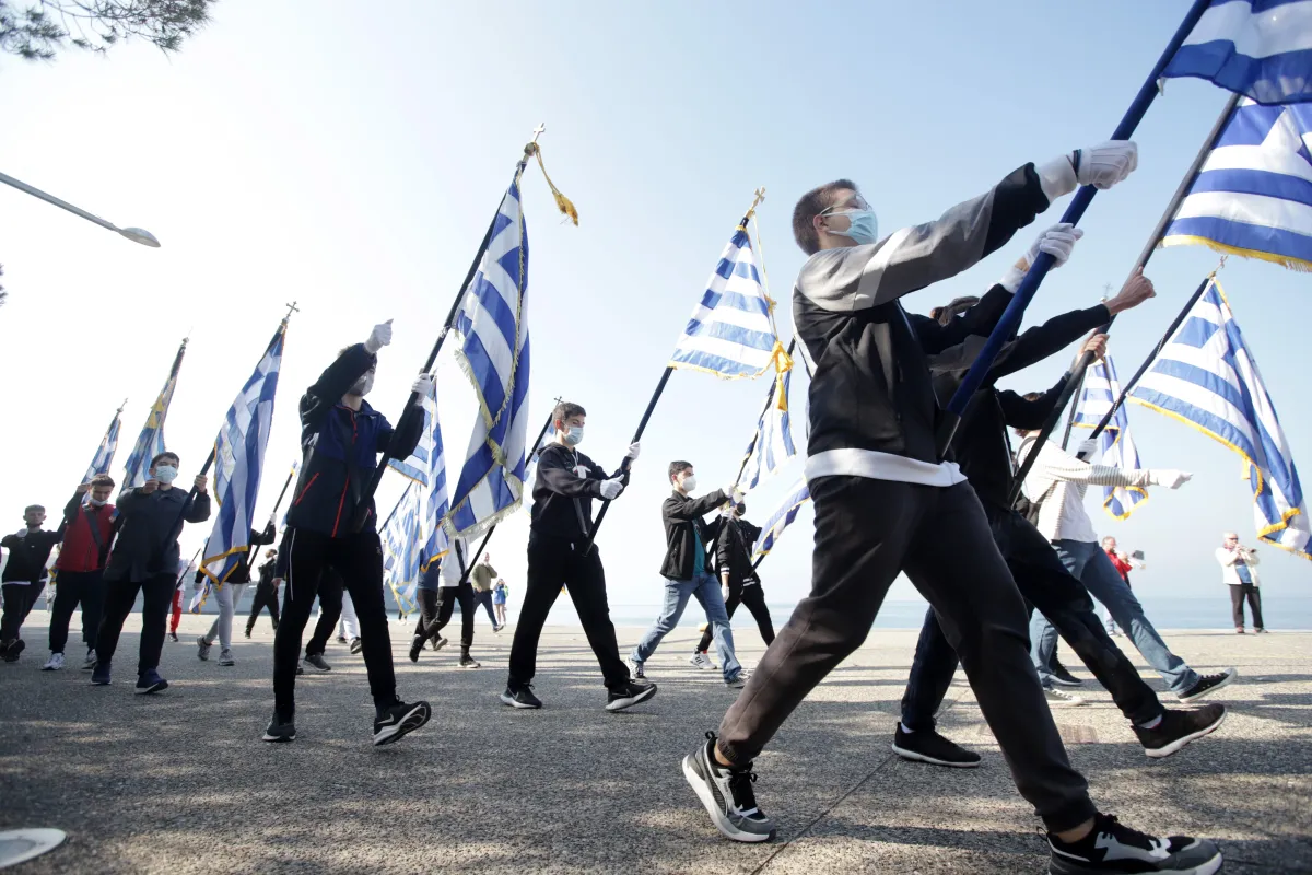 Attika'daki Agios Dimitrios'ta ve Onikiada'da 28 Ekim geçit törenleri kötü hava nedeniyle iptal edildi