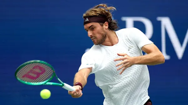 Yunan tenisçi Tsitsipas, Şanghay Masters'ta formunu buldu