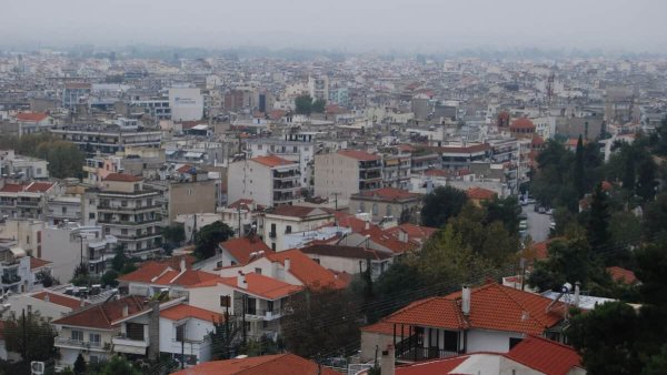 Yunanistan'ın kuzeyindeki Serres'te koyun ahırında kenevirin yanı sıra yüzlerce antika bulundu