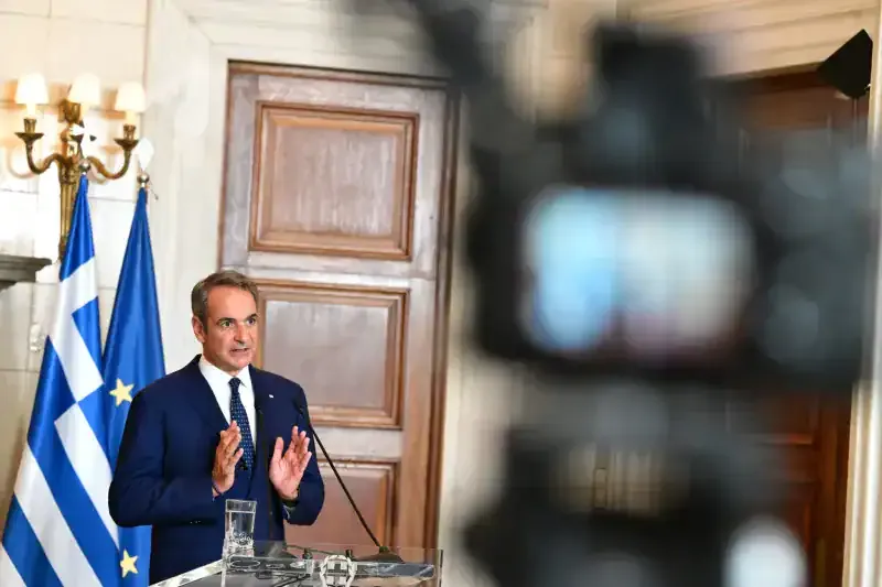 Yunan Başbakanı Miçotakis: Avrupa savunma fonlarına katılım koşullu olmalı