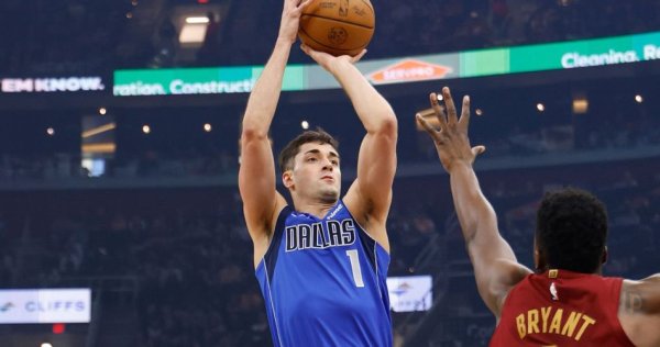 NBA'de Dallas Mavericks'ten ayrılan Yunan asıllı basketbolcu Poulakidas, 48 saat içinde yeni takım arıyor