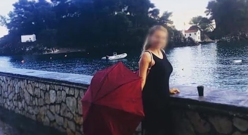 Atina'nın Peristeri semtinde doktorun annesinin de zehirlenip zehirlenmediği inceleniyor