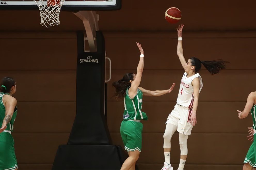 Yunan kadın basketbolunda 5. hafta derbisi: Olympiakos, yenilmez Panathinaikos'u ağırlıyor
