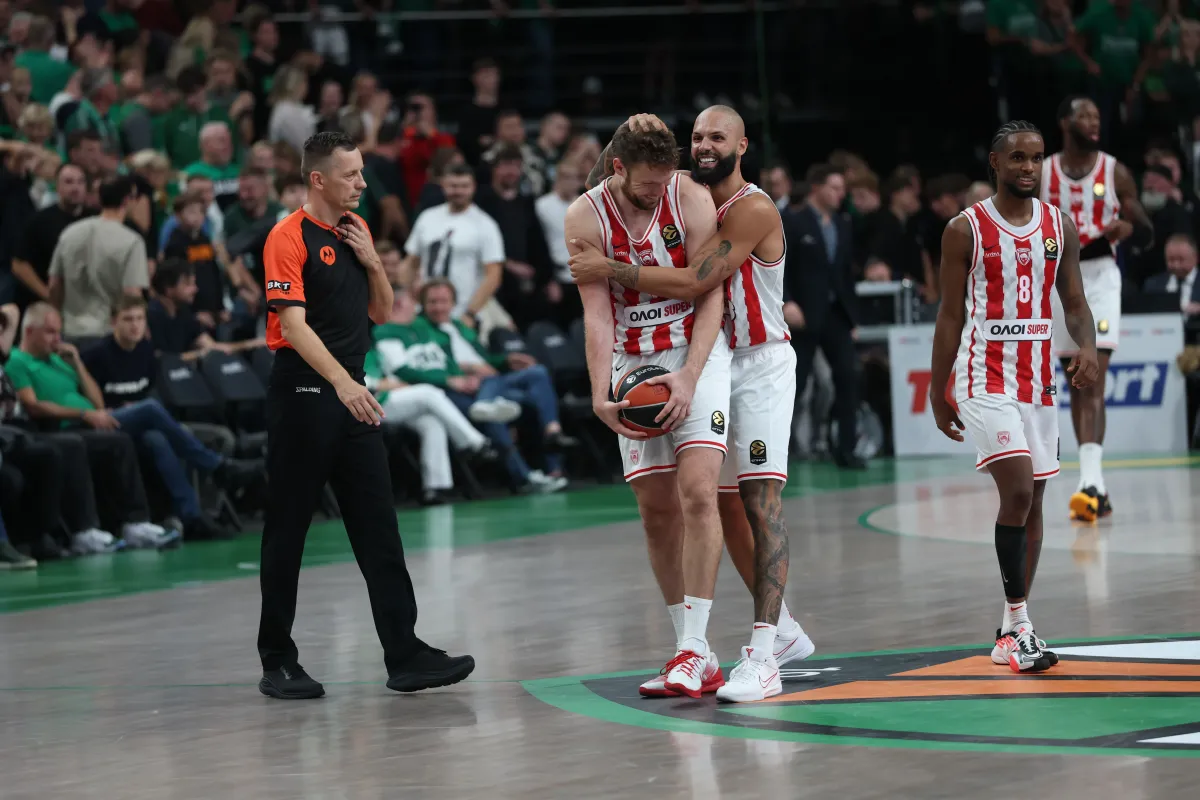 Olympiakos, Anadolu Efes karşısında SUNEL Arena'daki ilk maçına çıkıyor