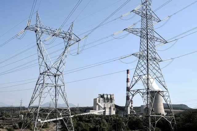 Elektrik fiyatları rekor kırıyor: Yunanistan düzenleyicisi RAAEY'nin analizinde sabit tarifeler öne çıktı