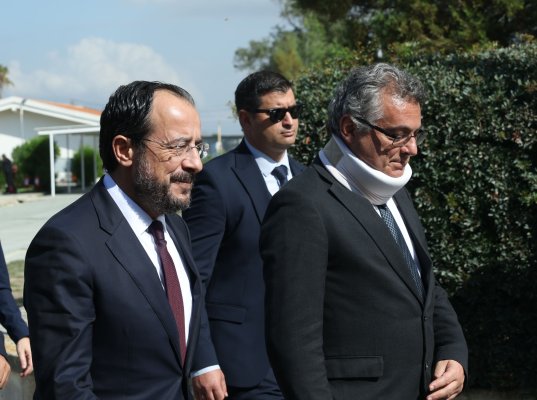 Kıbrıs Cumhurbaşkanı Hristodulidis ile Kıbrıslı Türk lider Erhürman görüştü, ortak bildiri çıkmadı