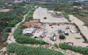 Girit'te şiddetli sağanak: 1 ölü, sel ve altyapı hasarı