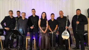 Adelaide'de Yunan müzik gecesi: Haris Alexiou ve Notis Sfakianakis şarkılarıyla anıldı