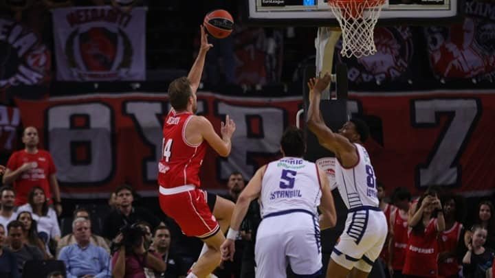 Olympiacos, EuroLeague'de Anadolu Efes'i 89-66 yendi