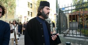 Yunan çocuk kuruluşu Ark of the World'ün kurucusu Peder Antonios oybirliğiyle beraat etti