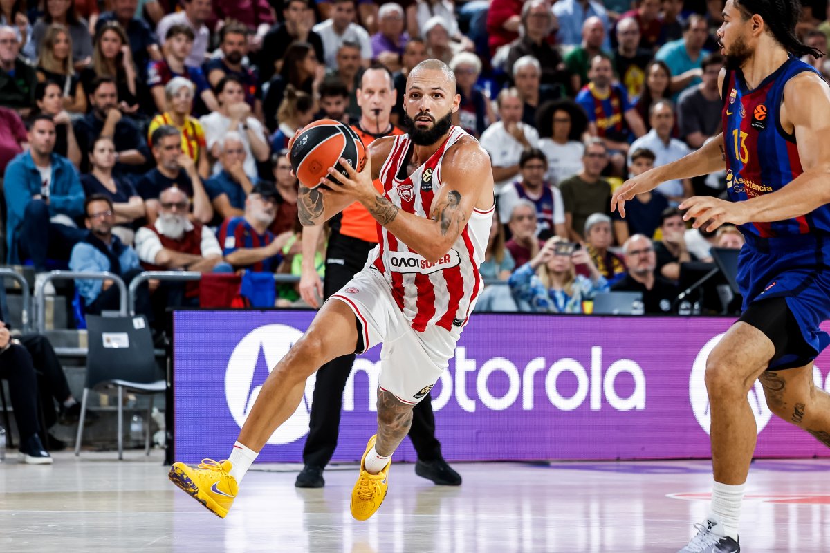 Yunan basketbol kulübü Olympiakos'un Fransız oyuncusu Evan Fournier'den Barselona galibiyeti sonrası birlik mesajı