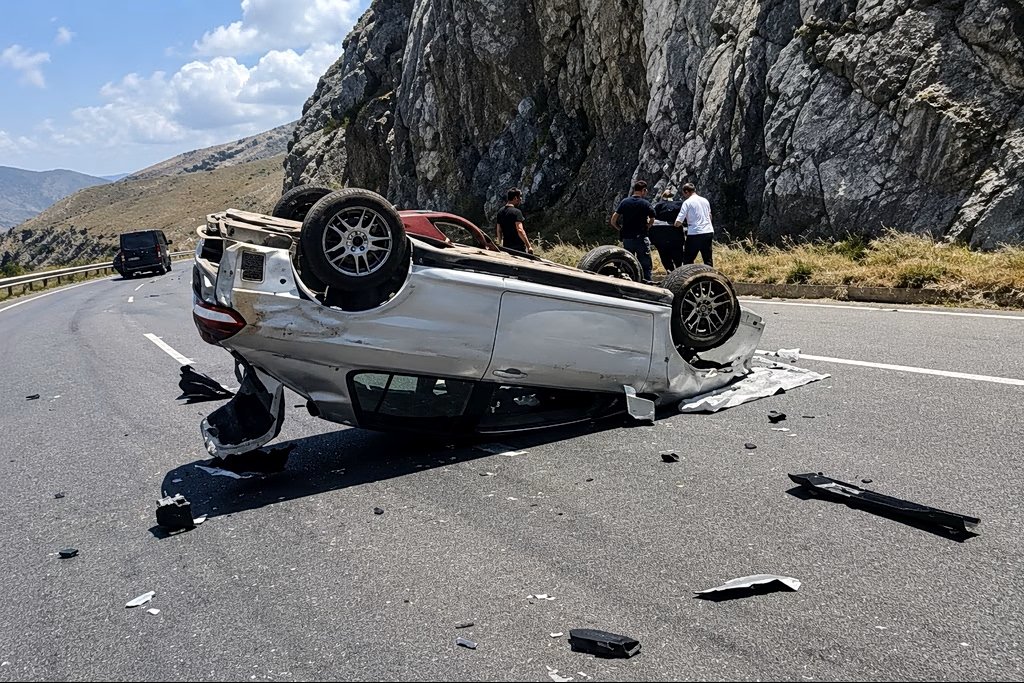 Kasksız motorculara yakıt satmayı reddeden Girit'li iş insanı Manolis Rodousakis kazada hayatını kaybetti
