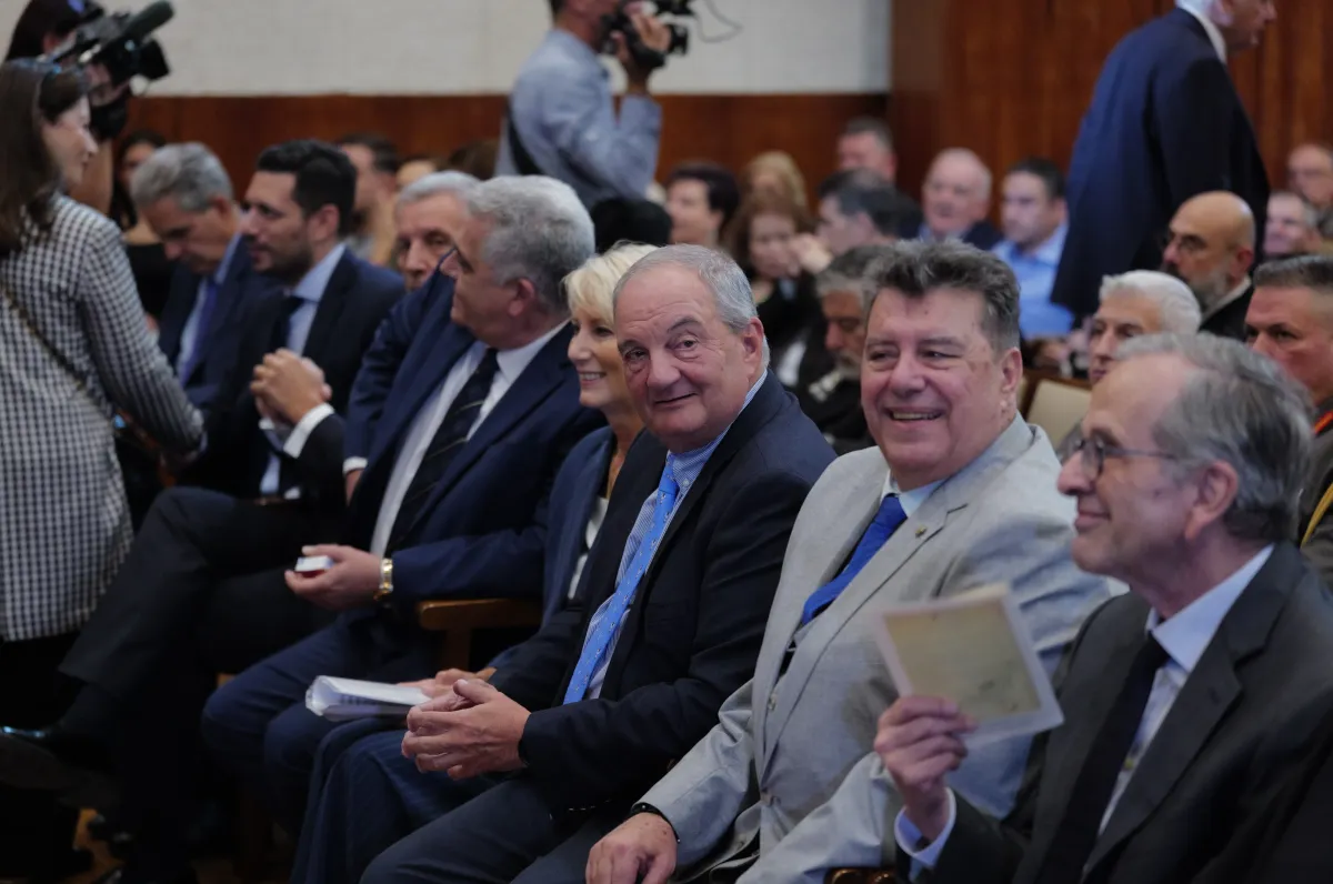 Eski Yunan başbakanı Antonis Samaras, Kostas Karamanlis'in Savaş Müzesi'ndeki konuşmasına katıldı