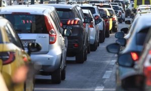 Atina'da trafik: Kifisos'ta yoğunluk sürüyor, Attiki Odos'ta havalimanı yönünde 45 dakikayı aşan gecikme