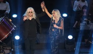 Yunan şarkıcı Anna Vissi'nin ekibi, besteci Nikos Karvelas'ı 1,5 milyon euroluk şantajla suçladı