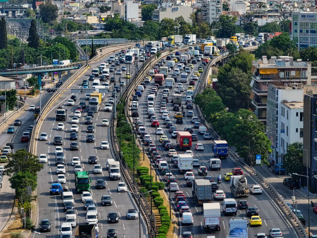 Atina'da trafik: Kifisos Bulvarı geçilmez durumda, başka yollarda da aksaklıklar var