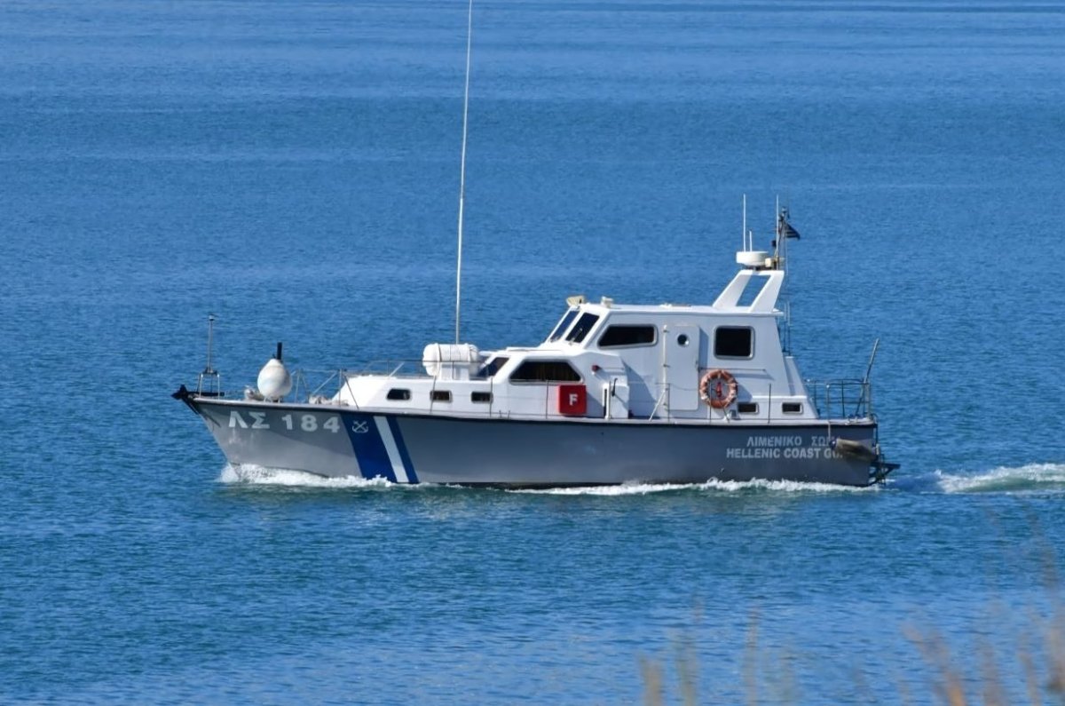 Yunanistan'ın Samos Adası açıklarında göçmen taşıyan sürat teknesi alabora oldu: 6 ölü, 14 kişi kurtarıldı
