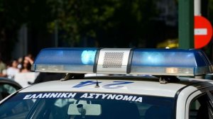 Peristeri'de 41 yaşındaki kadın, eski eşini atropinle zehirlediği iddiasıyla gözaltına alındı