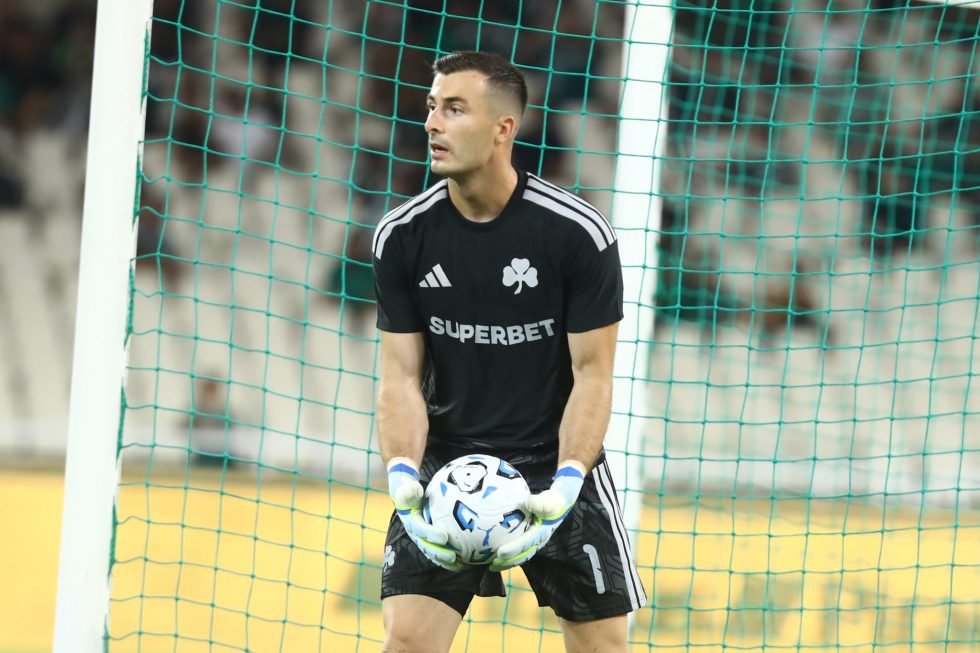 Panathinaikos'un İspanyol kalecisi İniaki Peña: Karaiskakis'teki derbi atmosferi hiçbir Clasico'ya benzemiyor