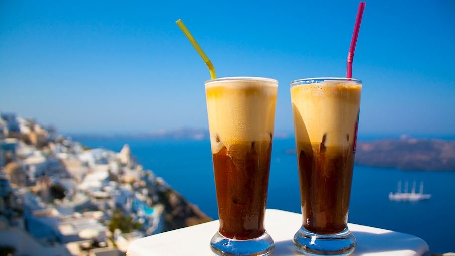 İtalya, 1991'de Yunanistan'ın icat ettiği buzlu espresso'yu şimdi kendisi servis ediyor