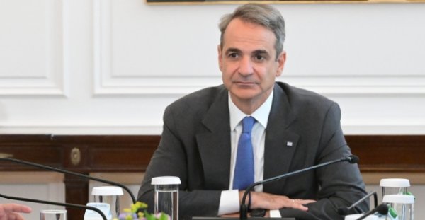 Yunan Başbakanı Miçotakis, Libor öncüsü Minos Zombanakis'e Hanya'da saygı gösterdi