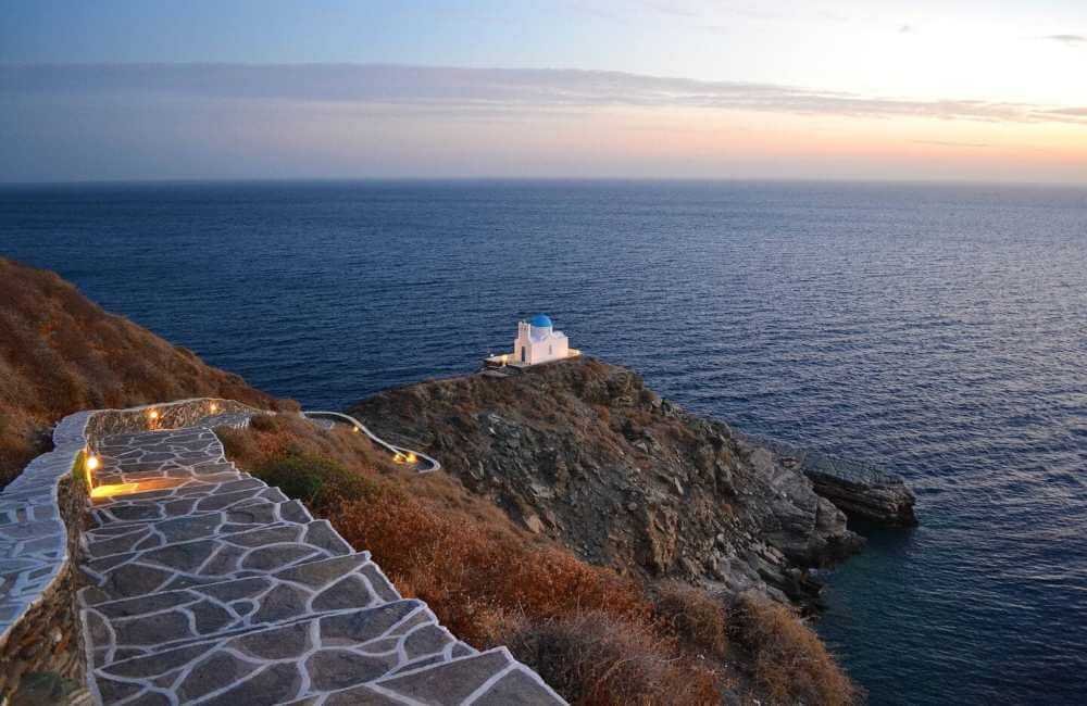Sifnos: Çömlekçiliği, patikaları ve özel lezzetleriyle sakin Kiklad adası