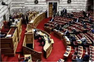Yunanistan'da reşit olmayanlara sosyal medya yasağı Meclis'ten geçti; yalnızca iktidar partisi evet dedi