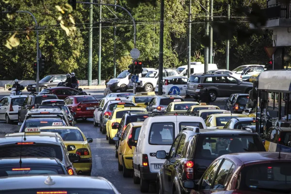 Atina'da birçok ana yol tıkandı: En yoğun tıkanıklık Kifisos Bulvarı'nda