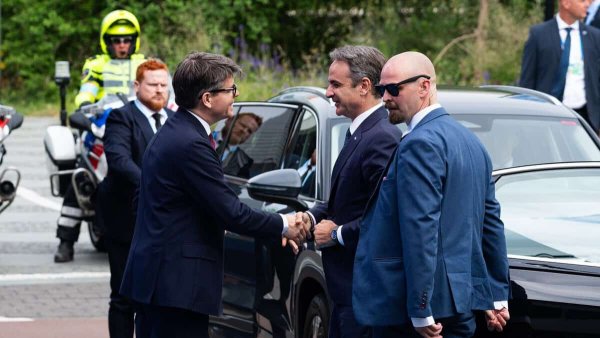 Yunanistan Başbakanı Miçotakis, Avrupa'yı zor bir kışa karşı uyardı