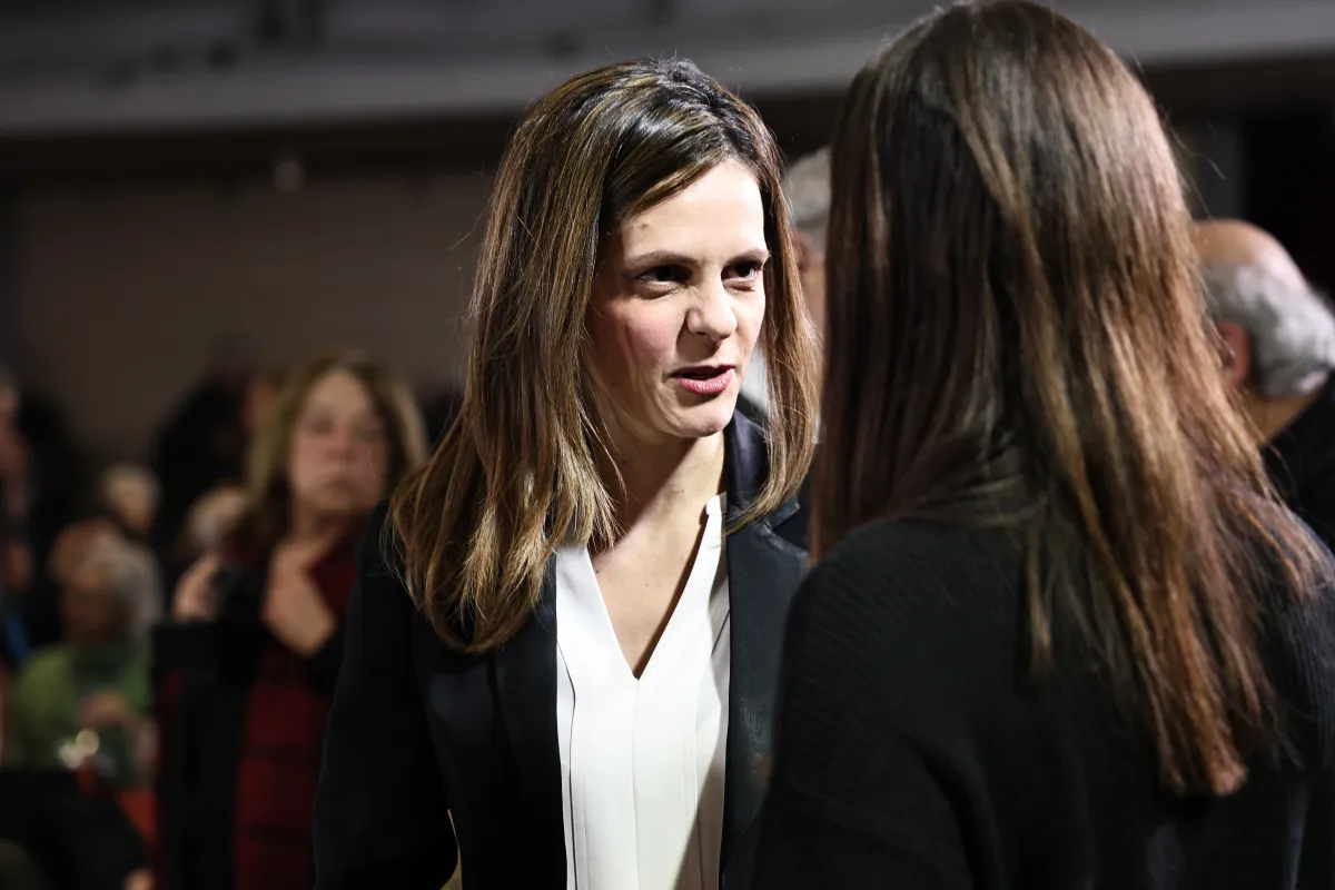 Eski Çalışma Bakanı Efi Achtsioglou, Alexis Tsipras'ın ELAS partisine katıldı