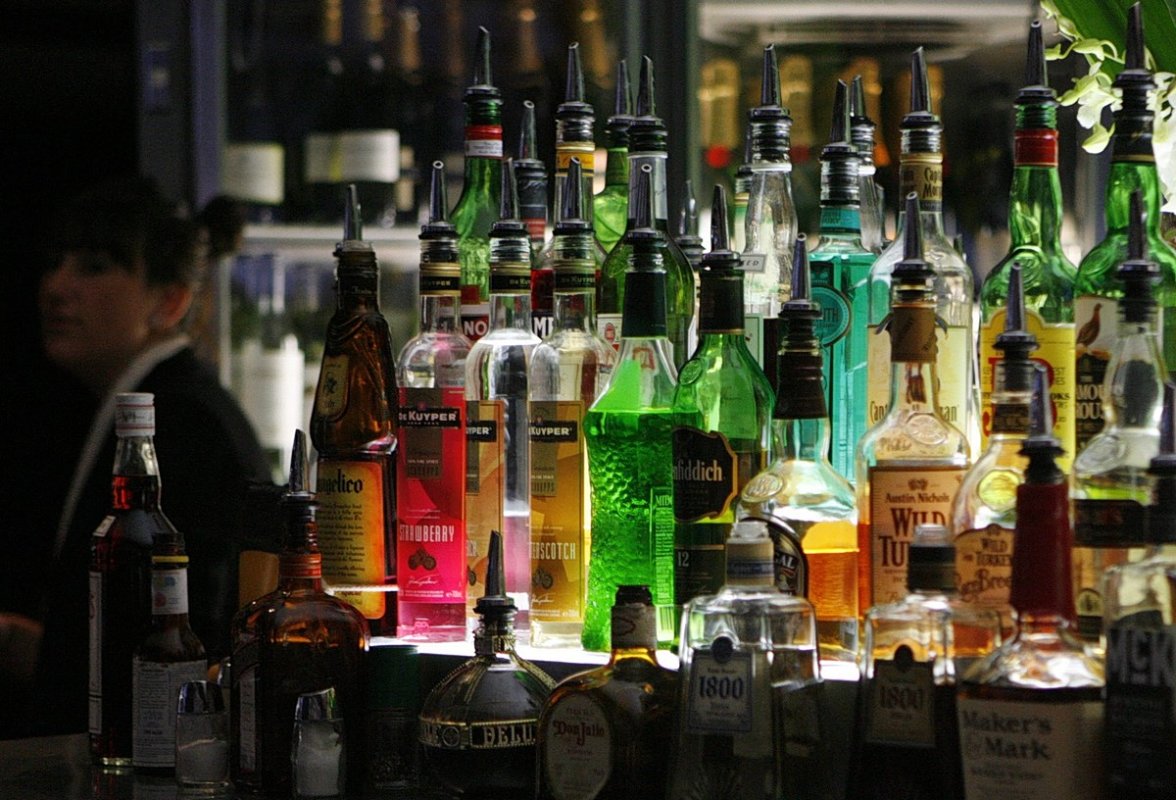 Yunanistan'da alkol tüketimi düşüyor, tercihler alkolsüz içeceklere kayıyor