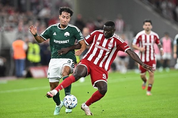 Olympiacos'un golcüsü Marius Mouandilmadji: Taraftarımız önünde yapabileceğimizi gösterdik