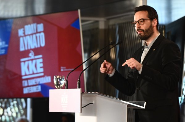 Yunanistan Komünist Partisi'nden (KKE) Avrupa milletvekili Alavanos: 23. madde tepkiler üzerine geri çekildi